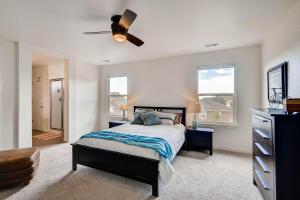 5746 Dunraven St Golden CO-large-015-2nd Floor Master Bedroom-1499x1000-72dpi