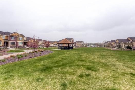 6268 Pike Ct B Arvada CO 80403-large-028-26-Courtyard-1500x1000-72dpi